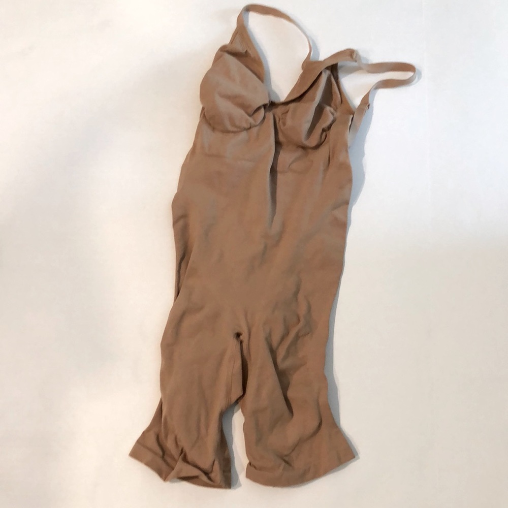 Skims shaper NWT… only S/M brief left
